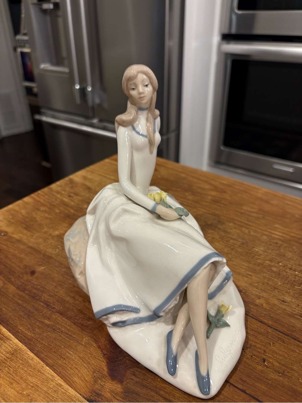 Teresa The Tulip Maiden Franklin Mint